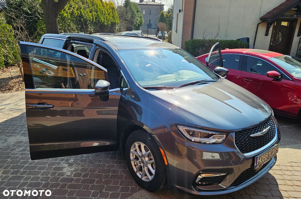 Chrysler Pacifica - 9