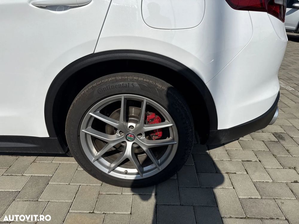 Alfa Romeo Stelvio 2.0 Turbo AWD AT8 Estrema - 25