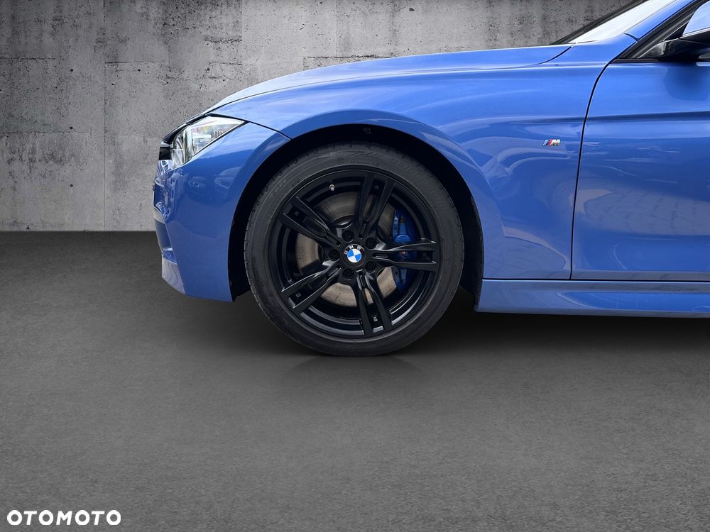 BMW Seria 3 325d M Sport - 9