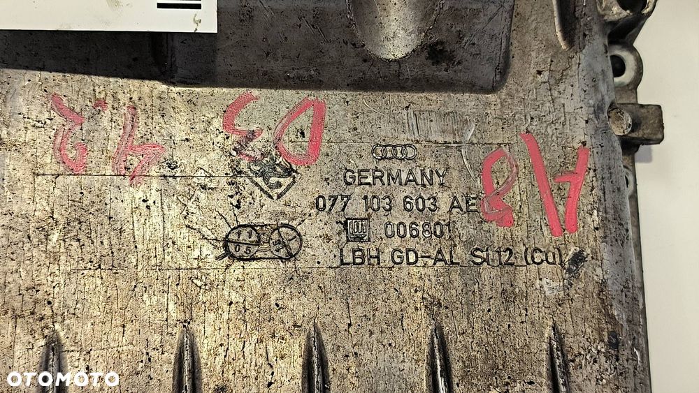 PODSTAWA MISY OLEJOWEJ AUDI A8 D3 077103603AE - 4