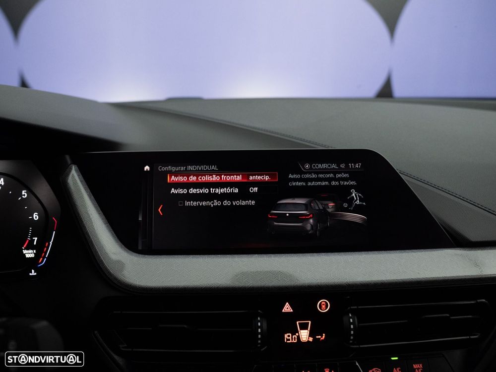 BMW 118 i Pack Desportivo M Auto - 33