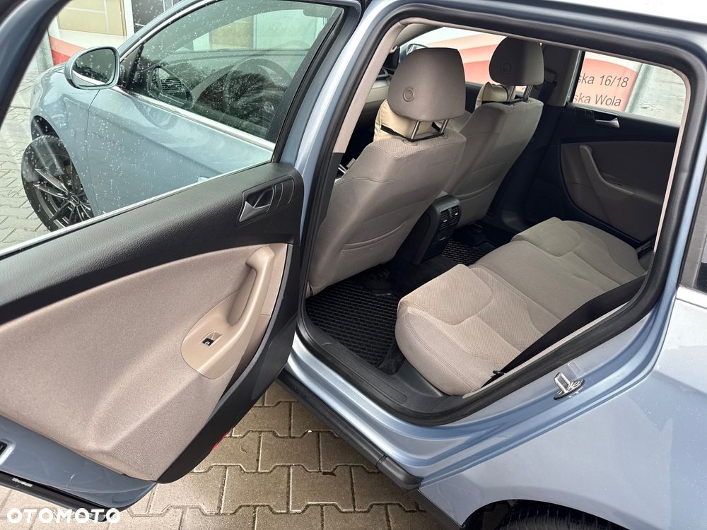 Volkswagen Passat - 26