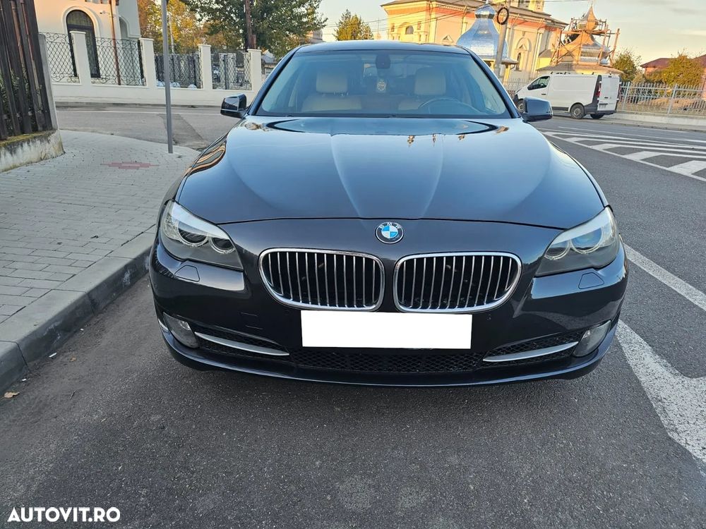 BMW Seria 5 525d Touring Sport-Aut. Luxury Line - 2