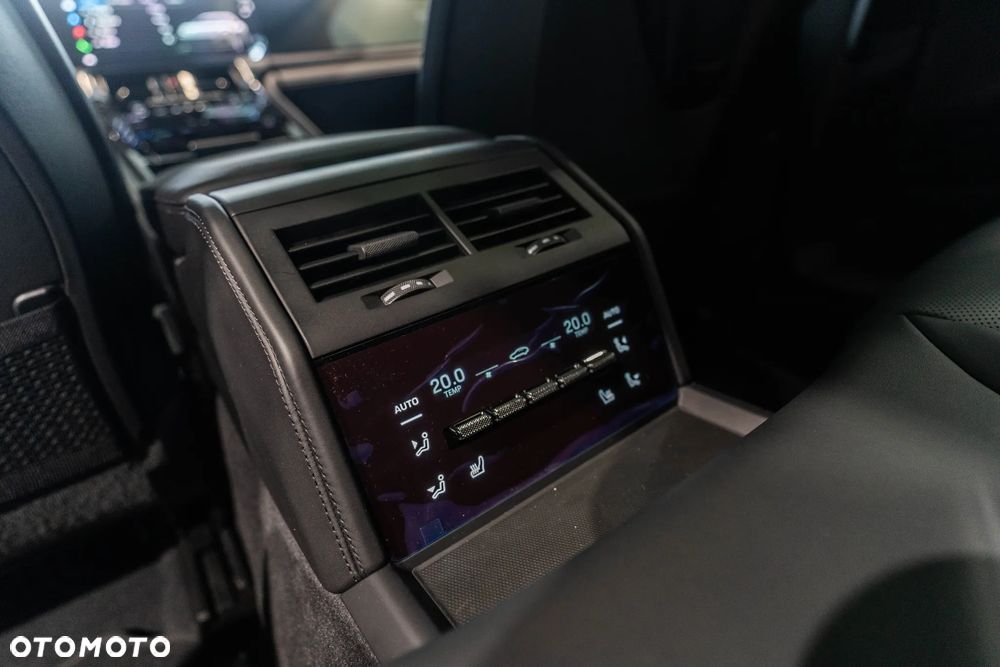 Porsche Panamera 4 E-Hybrid PHEV - 32