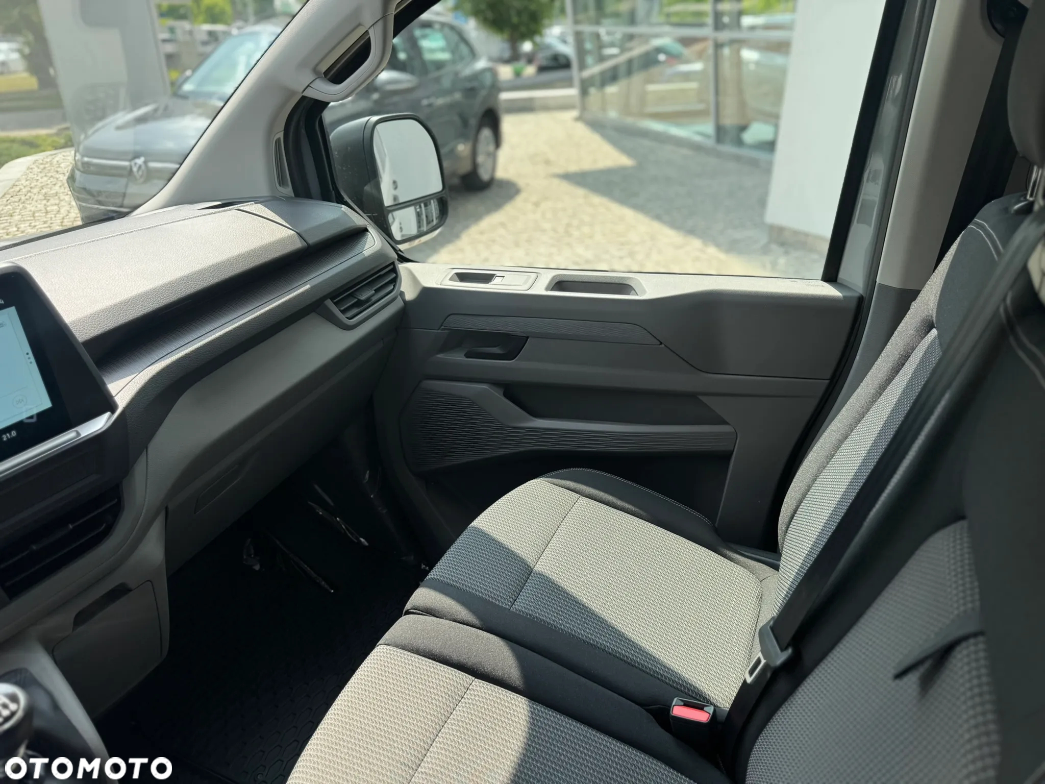Volkswagen Caravelle - 21