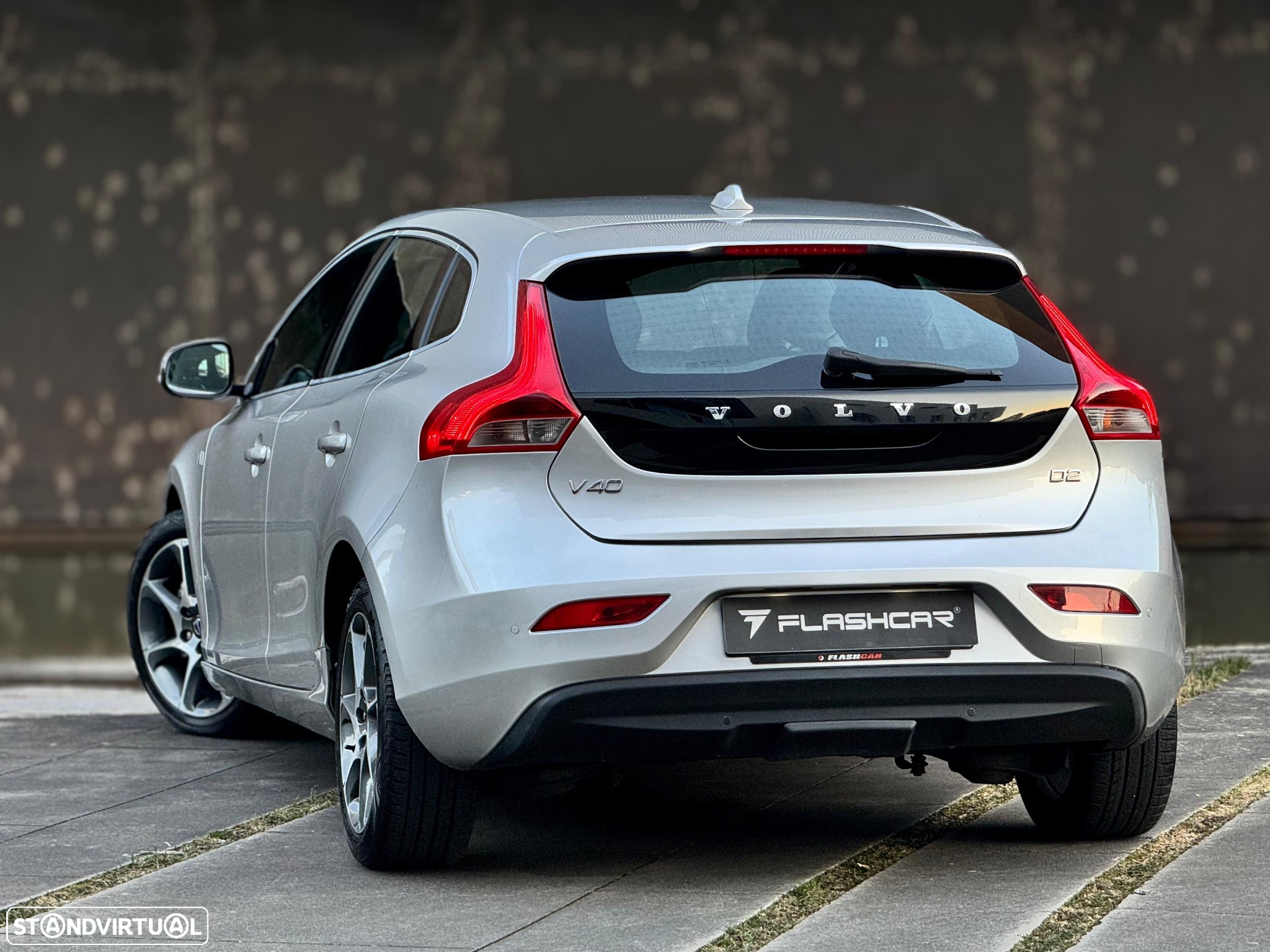 Volvo V40 1.6 D2 R-Design Momentum - 30
