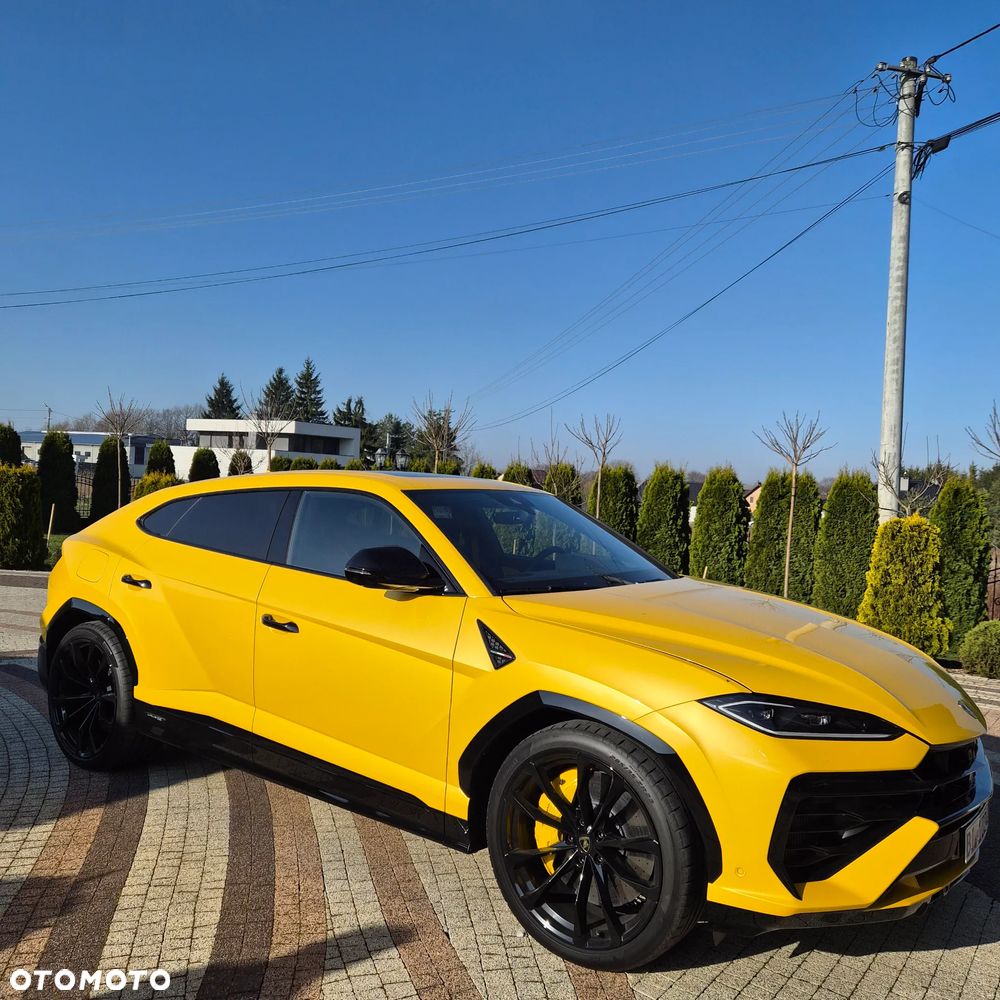 Lamborghini Urus - 1