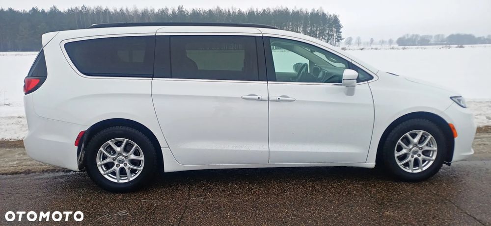 Chrysler Pacifica - 5