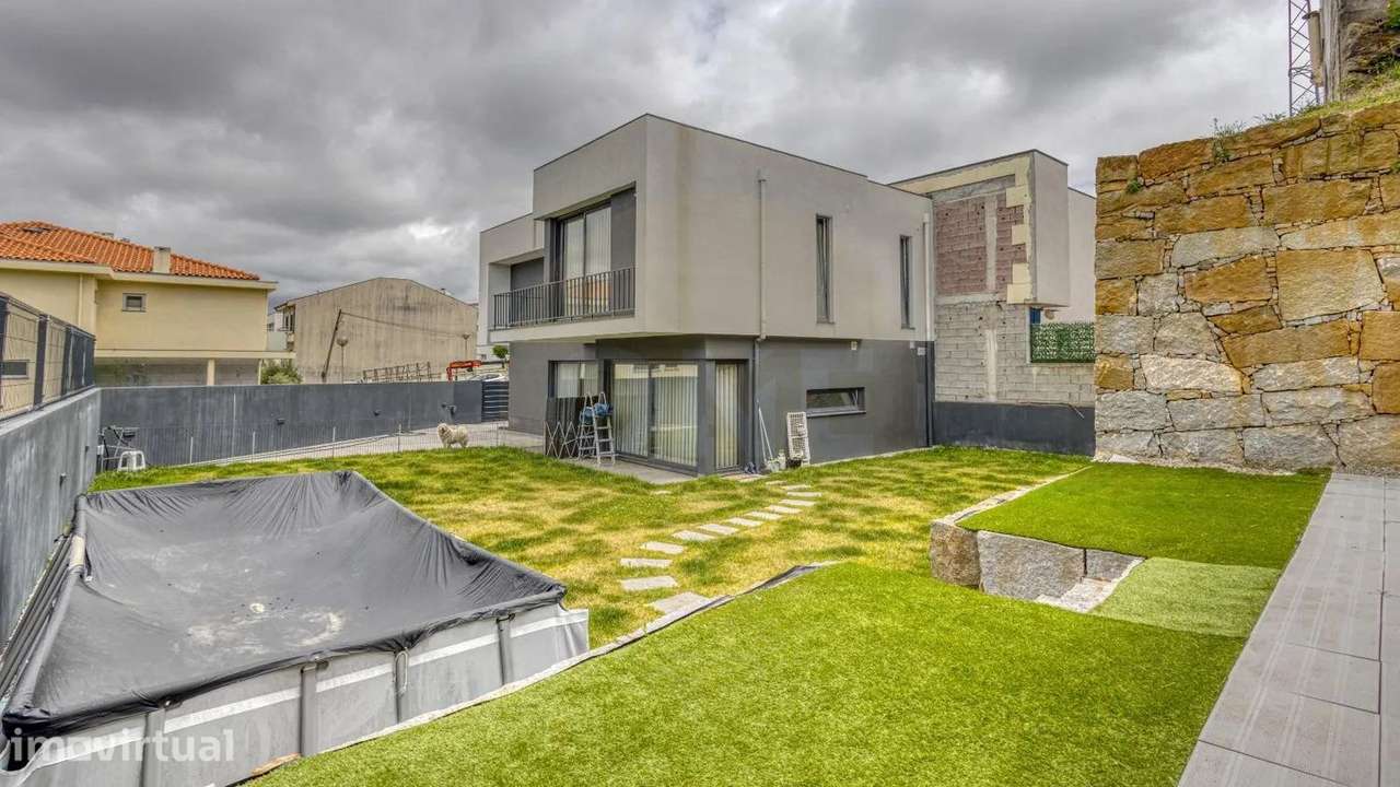 Moradia T3 à venda em São Mamede de Infesta Porto - Grande imagem: 5/30