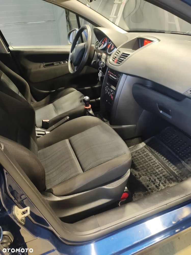 Peugeot 207 1.6 HDi - 4