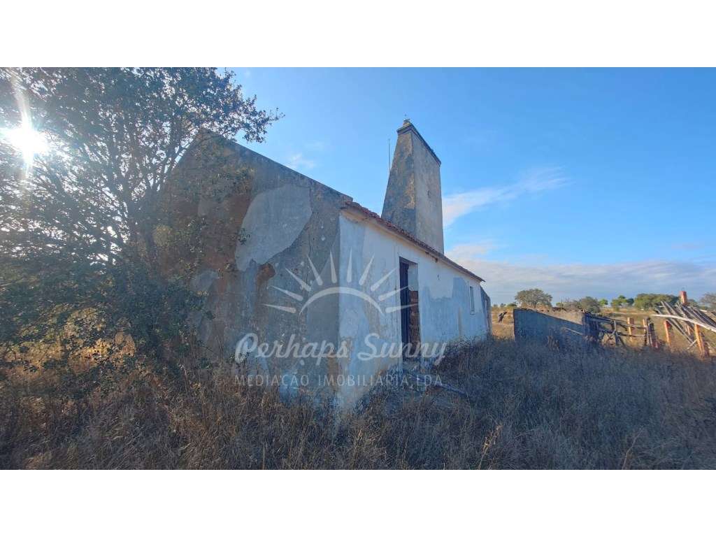 Terreno Misto com Casa Antiga para Recuperar | Mosqueirões, Grândola - Grande imagem: 2/27