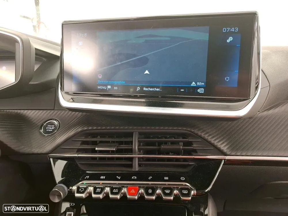 Peugeot 2008 1.2 PureTech Allure EAT8 - 6