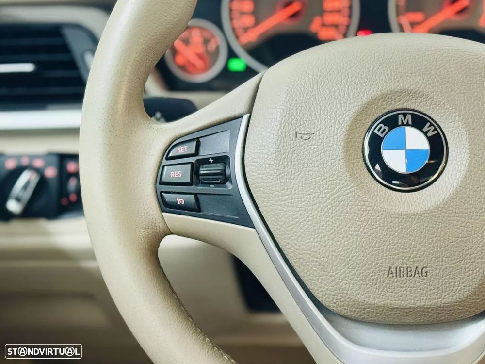 BMW 318 d Modern Line - 36