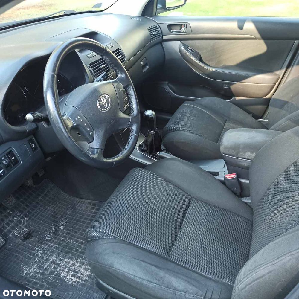 Toyota Avensis 1.8 VVT-i Sol - 6