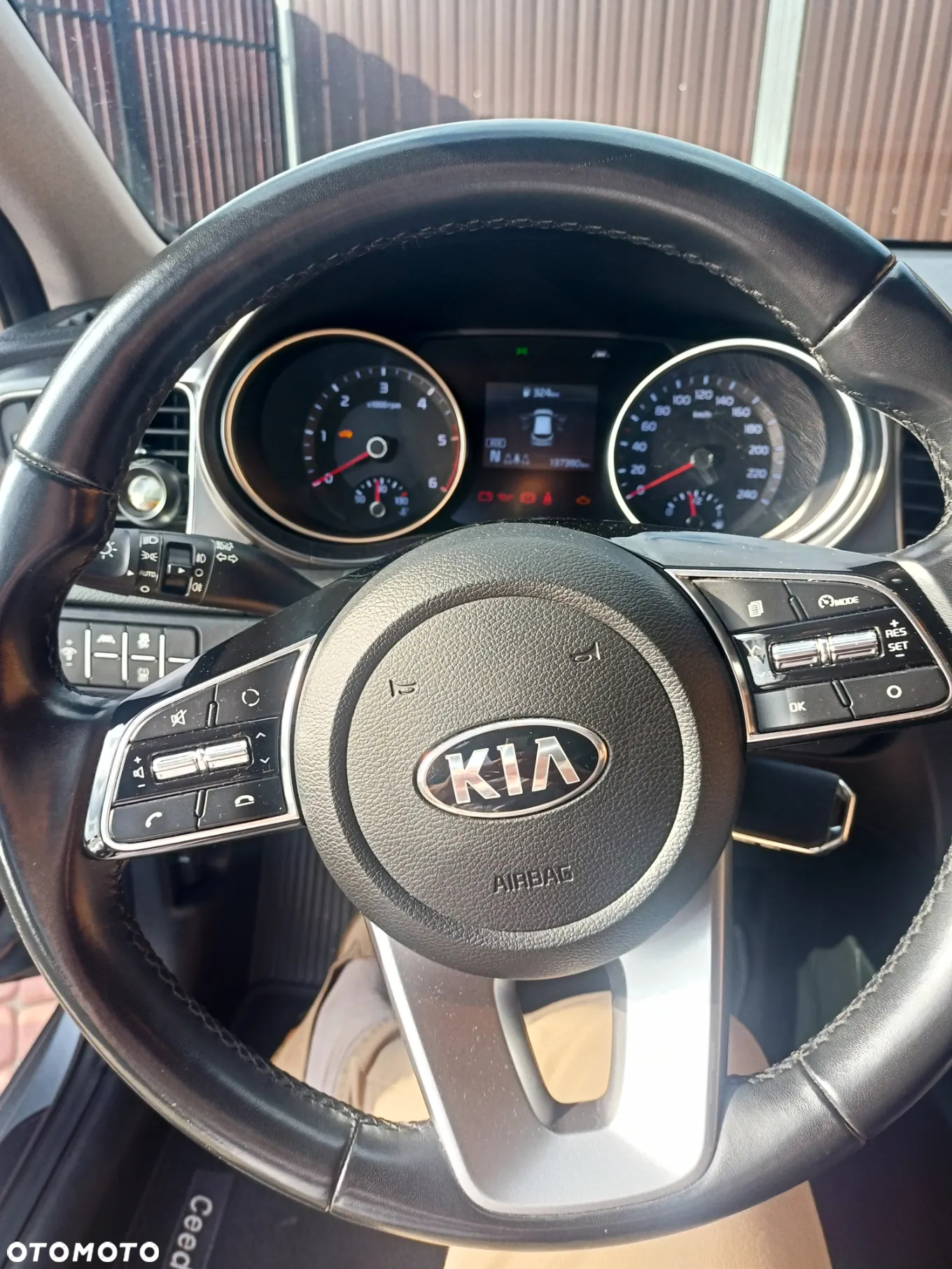 Kia Ceed 1.6 CRDi SCR M - 15