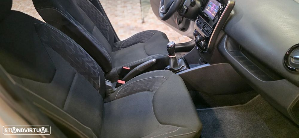 Renault Clio 0.9 TCe Limited Edition - 24