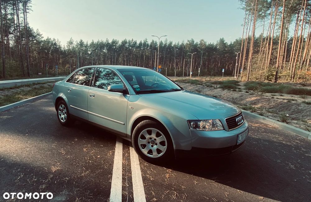 Audi A4 Limousine - 5