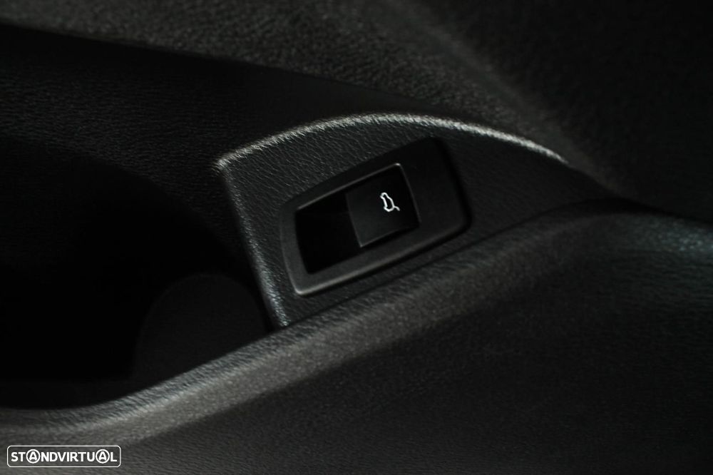 BMW X1 16 d sDrive Auto - 29