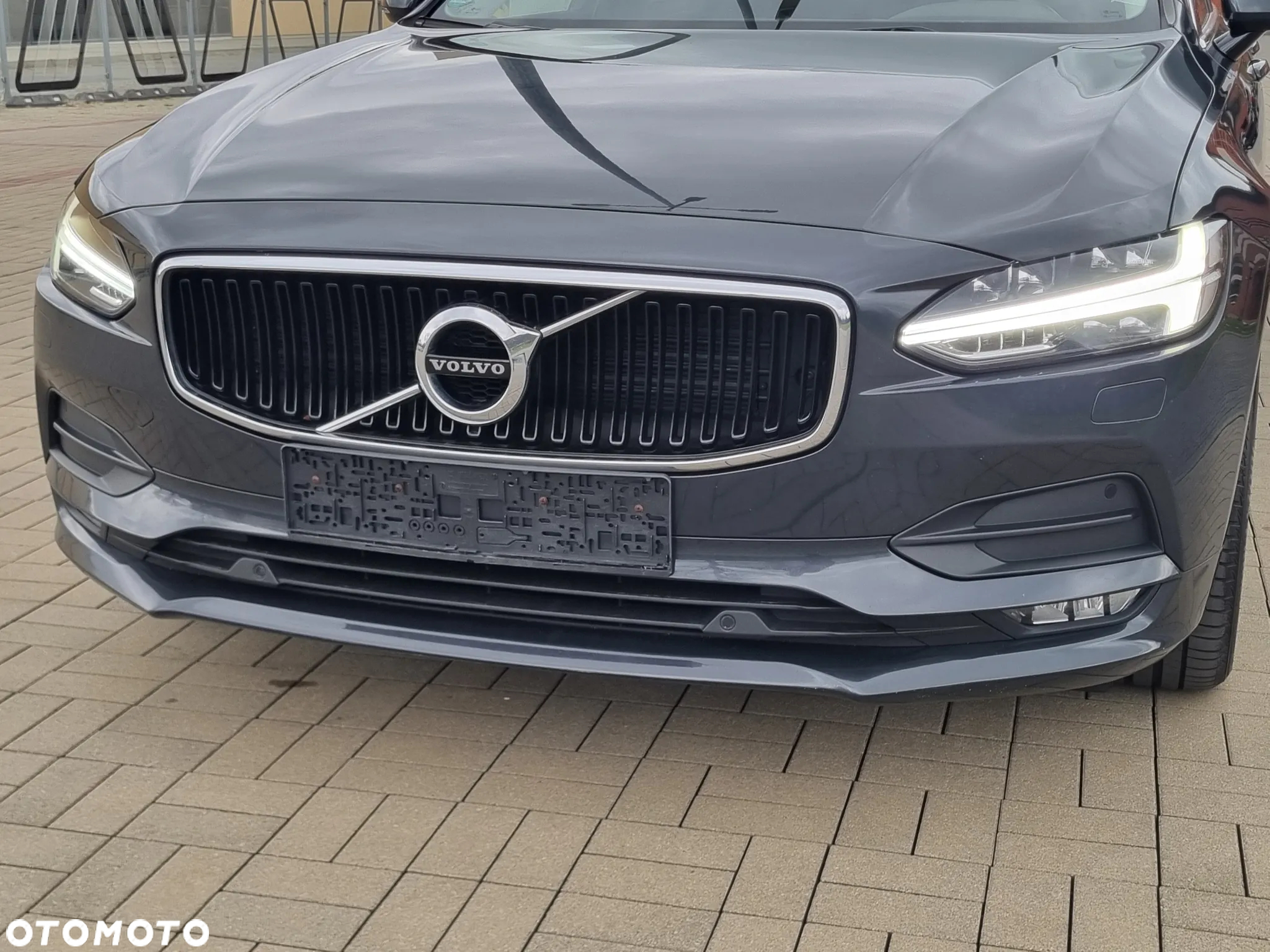 Volvo V90 D4 Geartronic Momentum Pro - 11