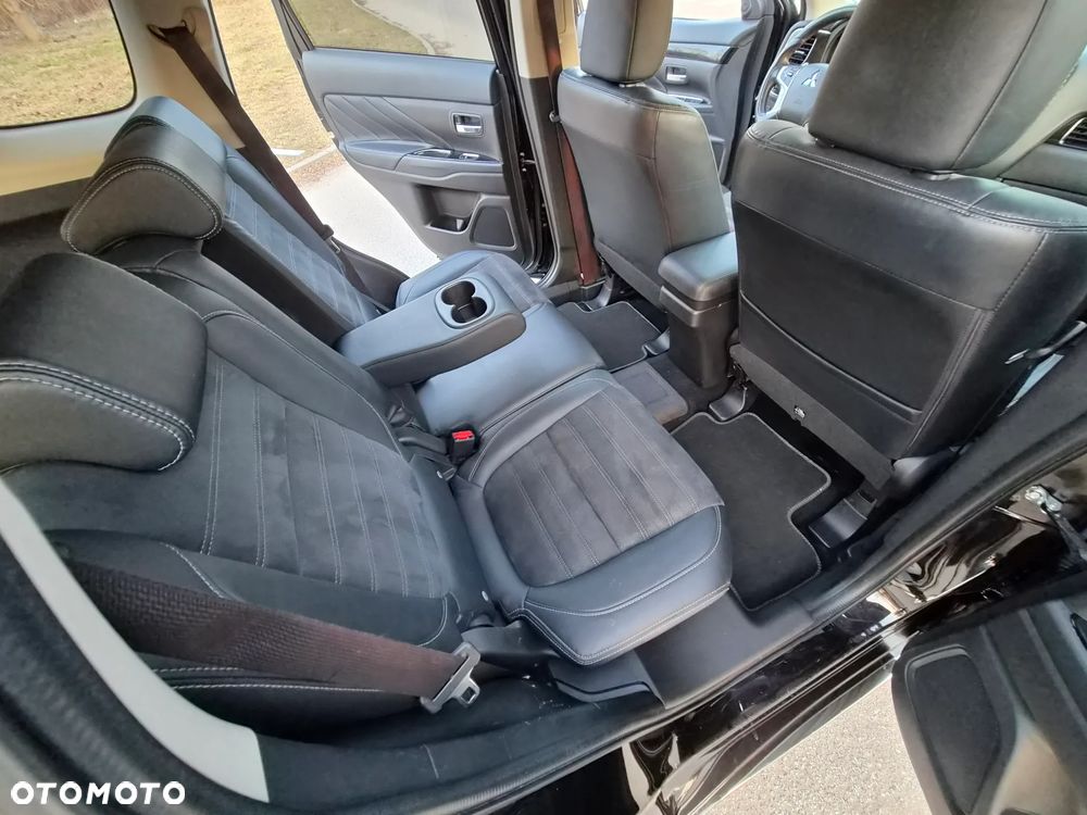 Mitsubishi Outlander - 33