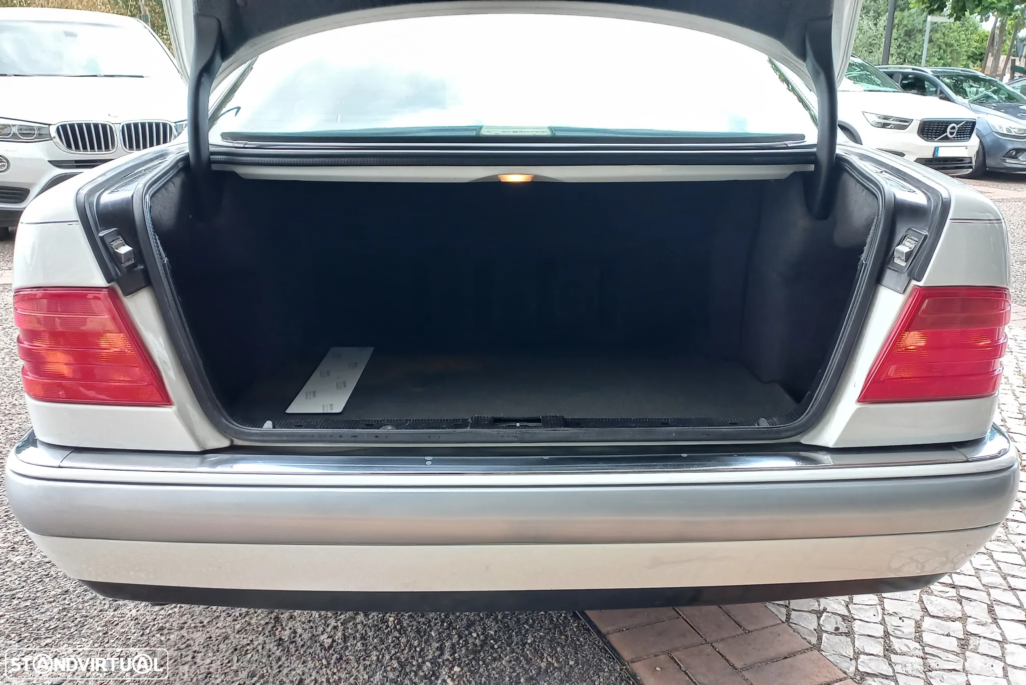 Mercedes-Benz E 300 - 21