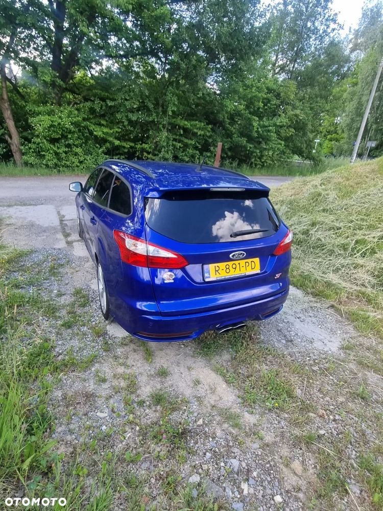 Ford Focus 2.0 EcoBoost ST mit Leder-Sport-Paket - 8