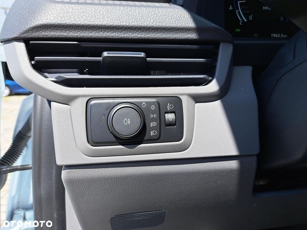 Volkswagen Transporter Furgon, 2,0TDI 150KM, 6-bieg.manualna, r.o :3500 mm - 17