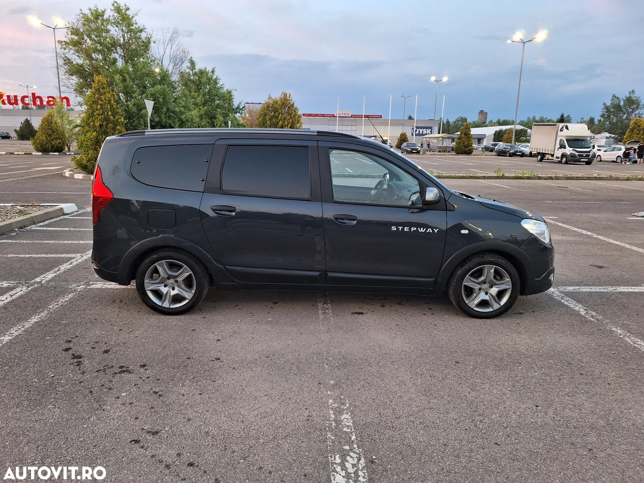 Dacia Lodgy dCi 110 Stepway - 17