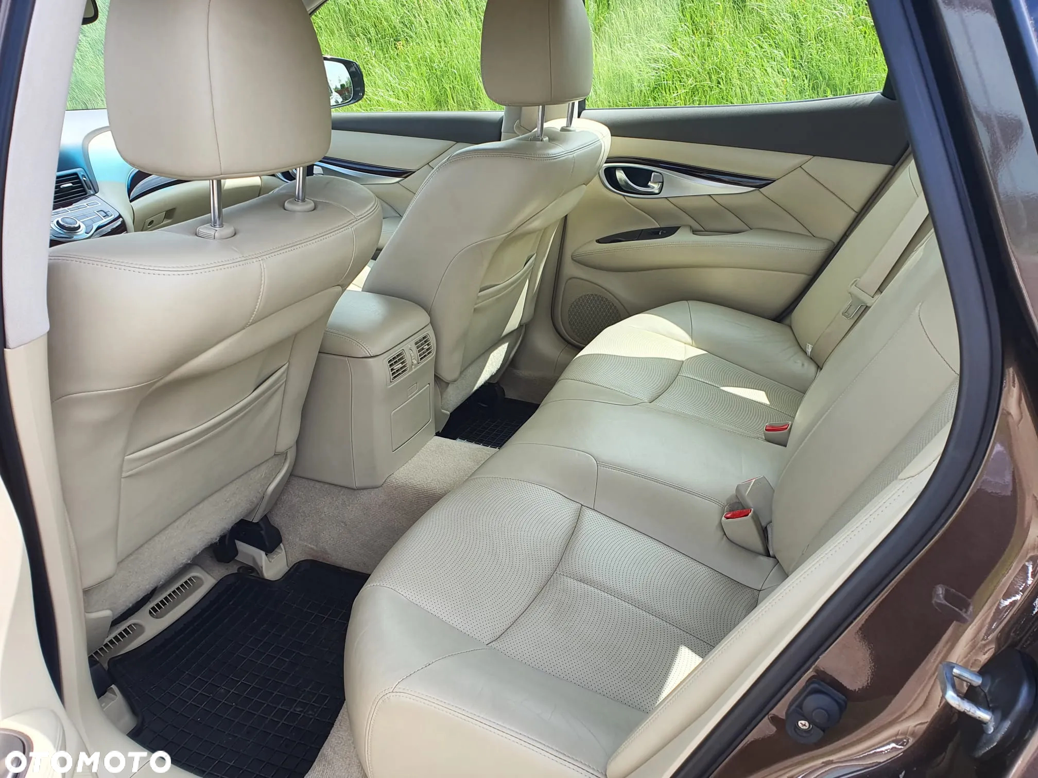 Infiniti Q70 3.7 S Premium - 8