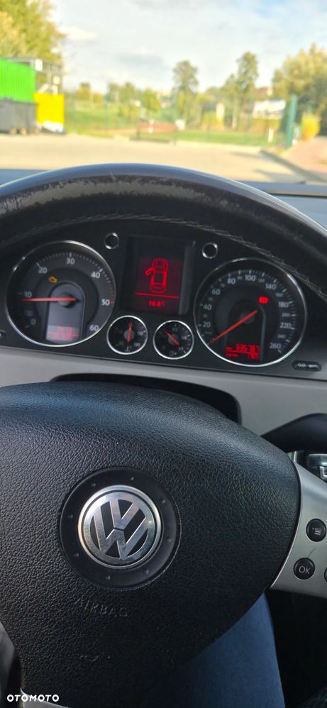 Volkswagen Passat - 22