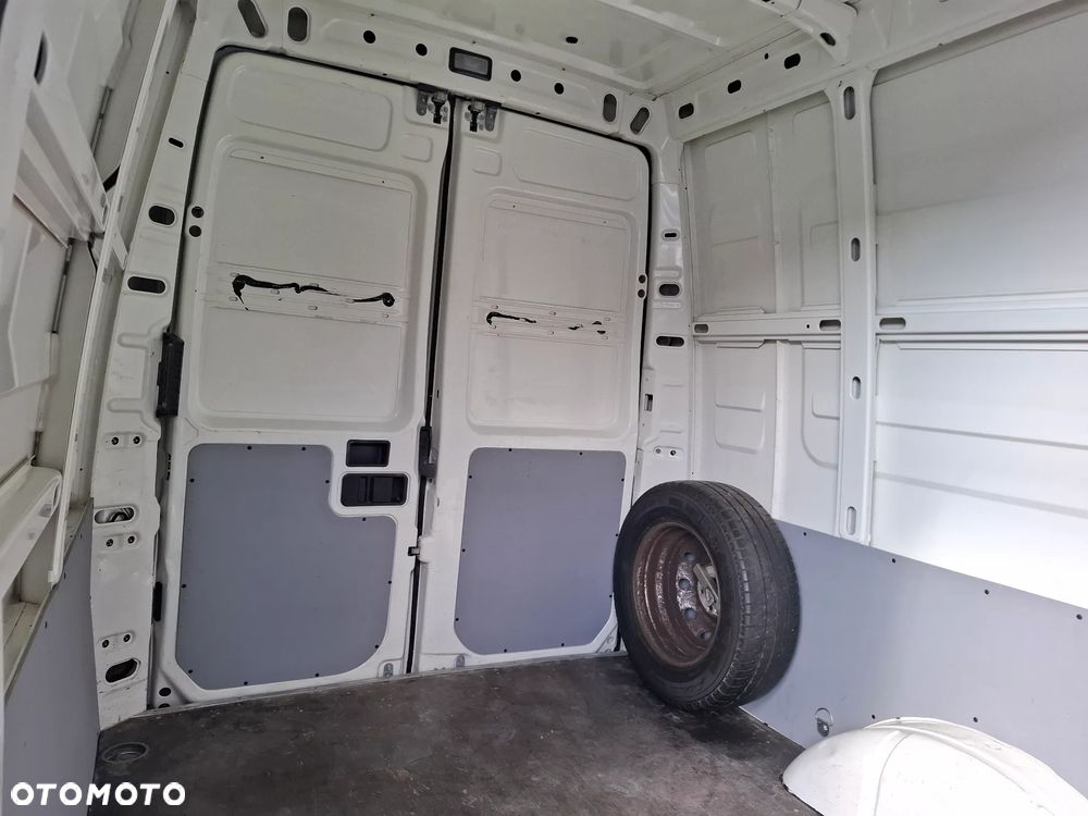 Iveco Daily 35S13 L2H2 ŚREDNIAK Klima HAK 3500KG - 31