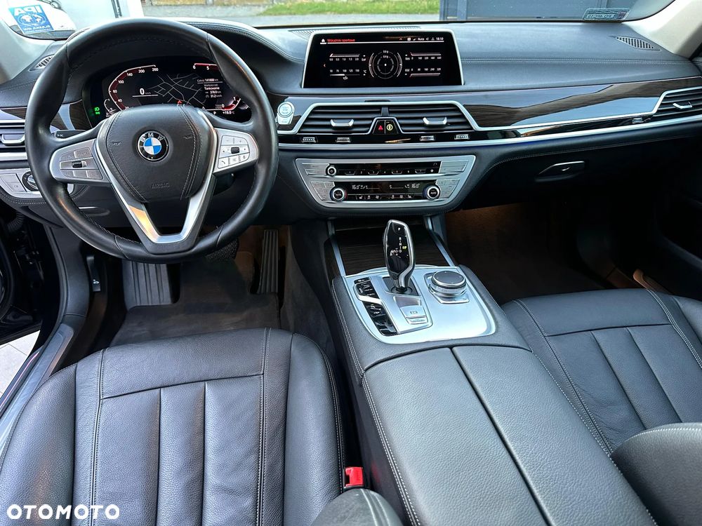 BMW Seria 7 730d xDrive - 25