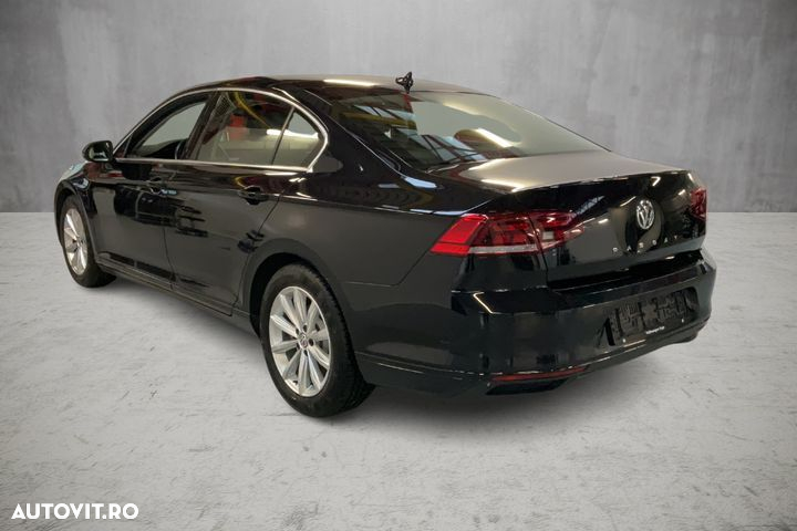 Volkswagen Passat - 35