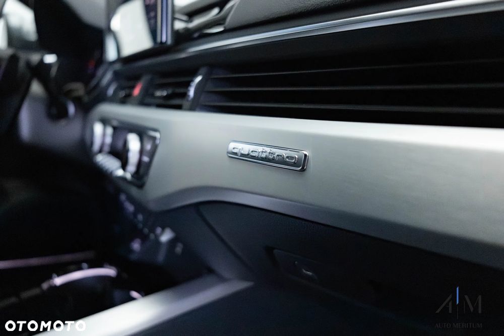 Audi A4 Avant 40 TDI quattro S tronic S line - 40