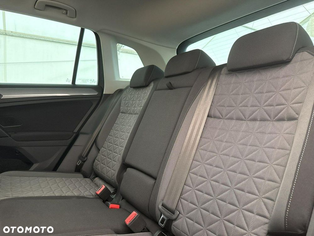 Volkswagen Tiguan - 19
