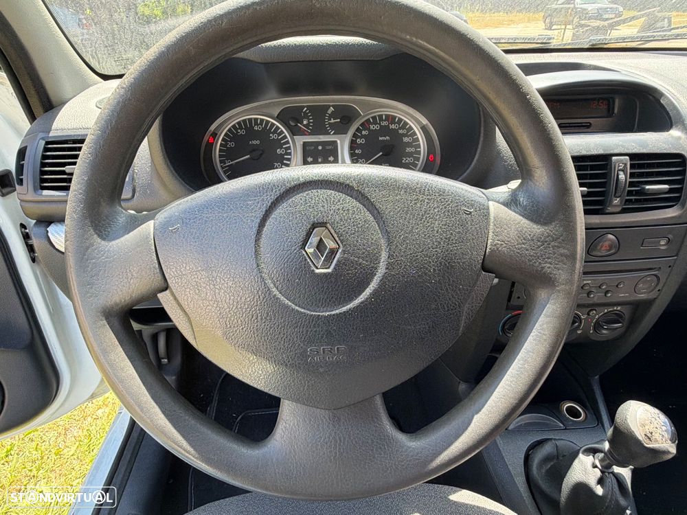 Renault Clio - 21