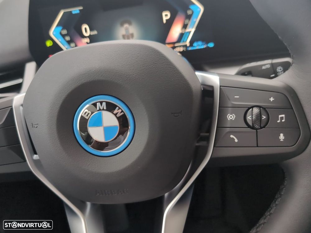 BMW 225xe Active Tourer - 22