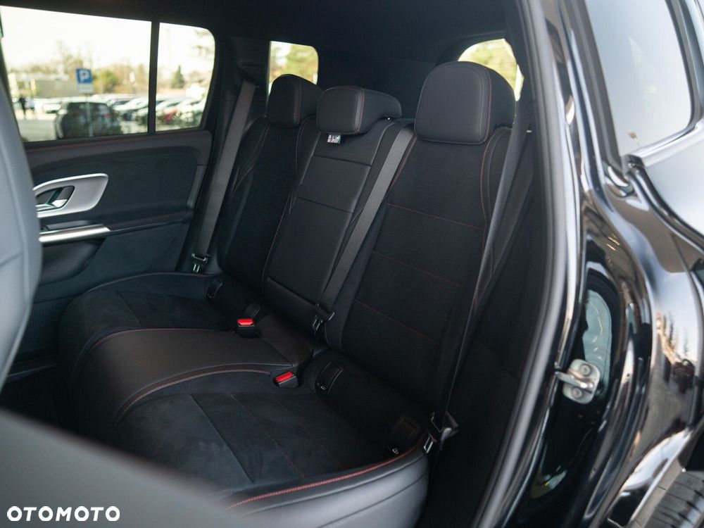 Mercedes-Benz GLB - 10