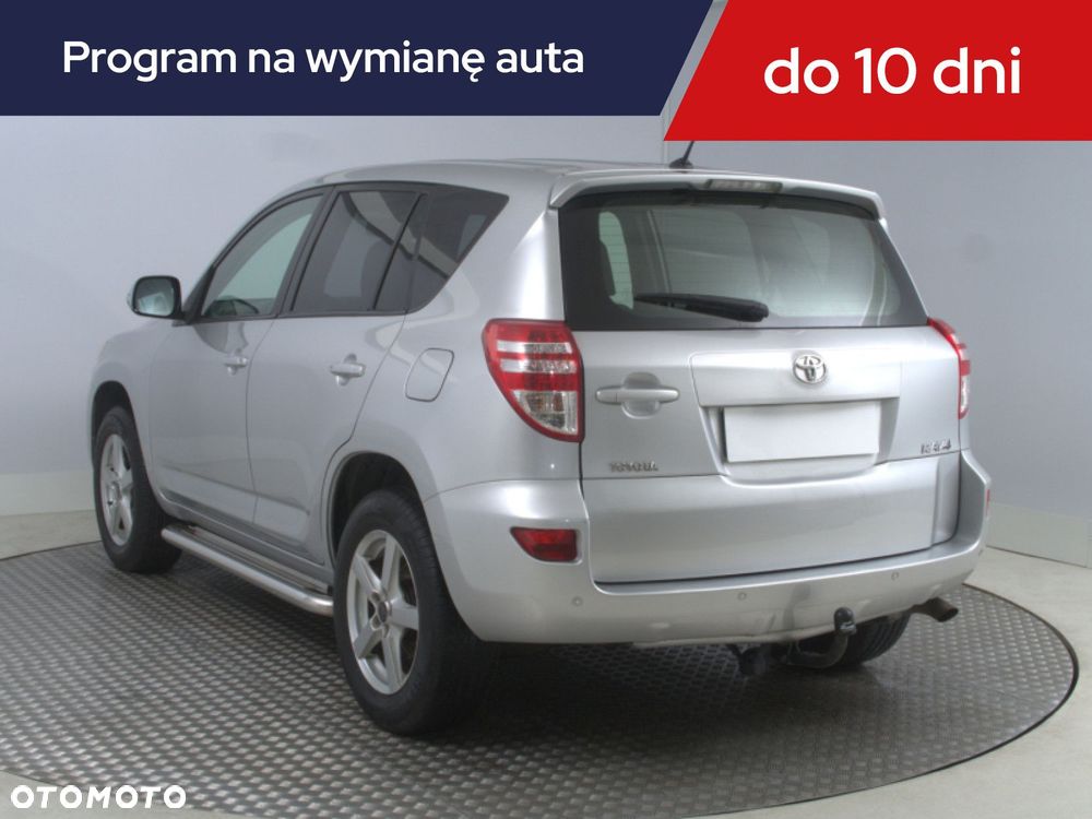 Toyota RAV4 - 6