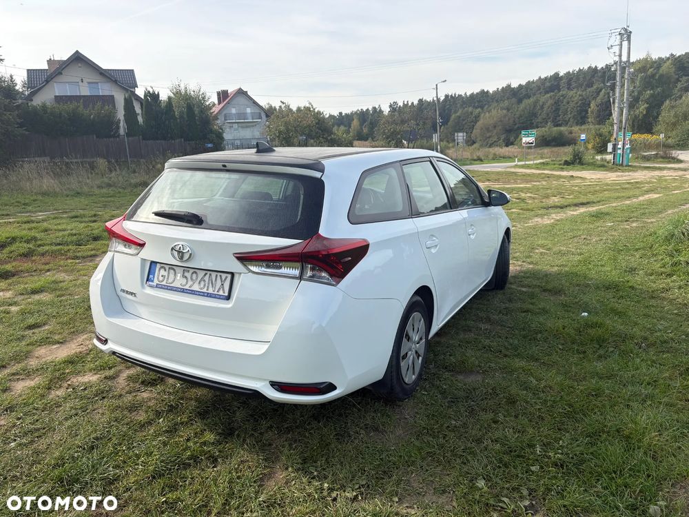 Toyota Auris - 6