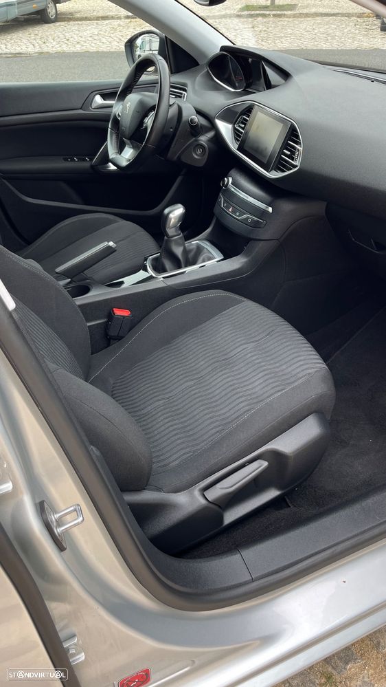 Peugeot 308 1.6 BlueHDi Active J17 - 30