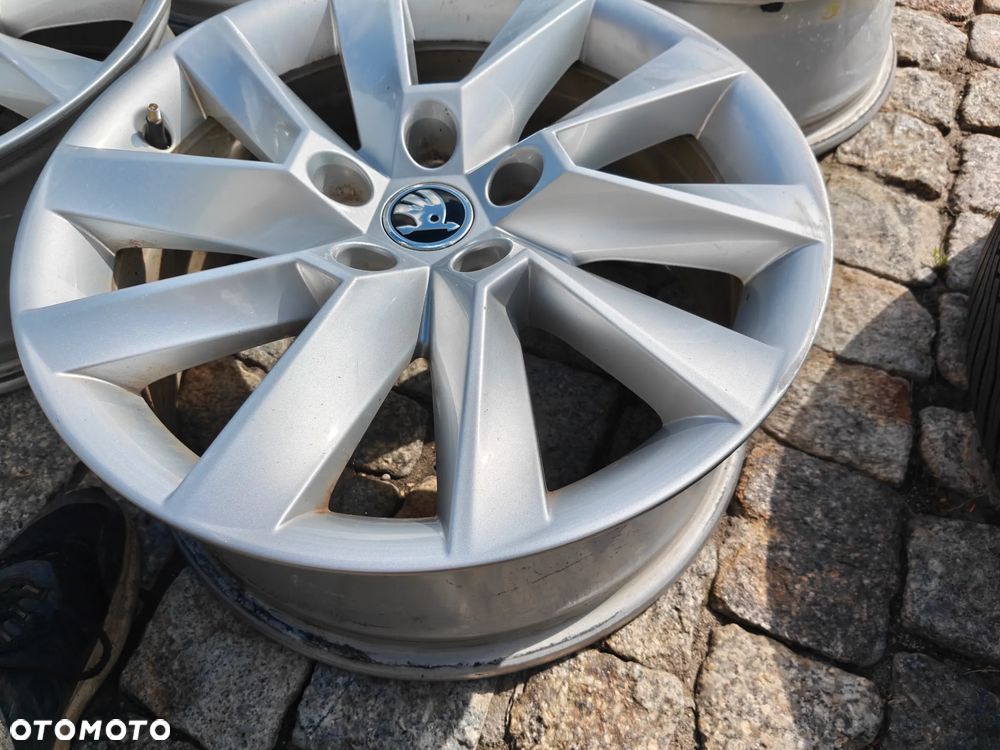 Felgi Aluminiowe 17 Skoda Superb 5x112 ET40 Seat Audi VW 3V0601025C - 20