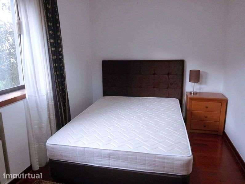 Apartamento T3 Mobilado C/Garagem - Grande imagem: 2/12