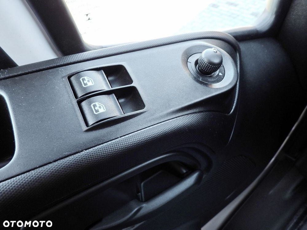 Iveco DAILY 50C16 PLANDEKA 10 PALET TEMPOMAT BLIŹNIACZE KOŁA KLIMATYZACJA  160KM - 28