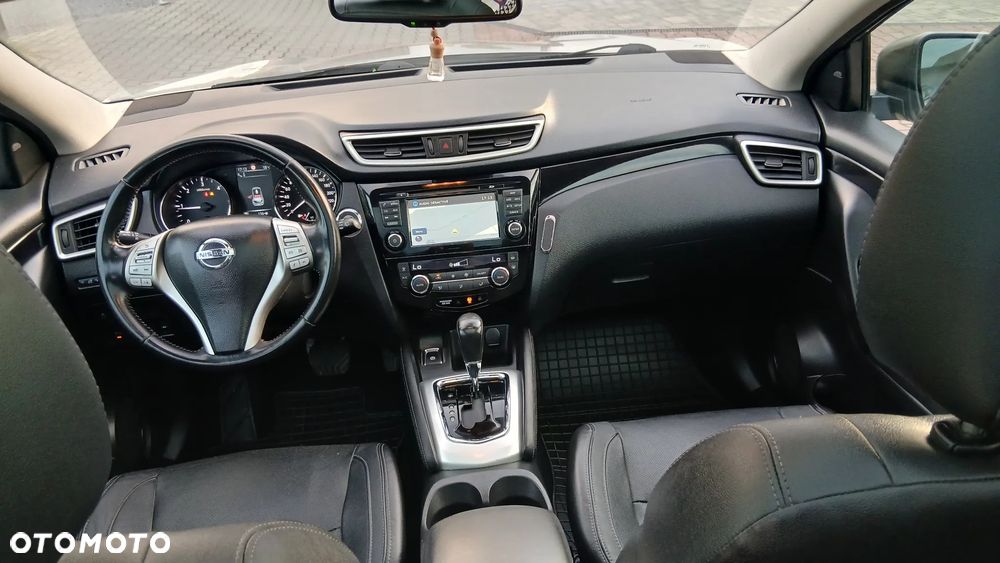 Nissan Qashqai 1.6 DCi Xtronic TEKNA - 21