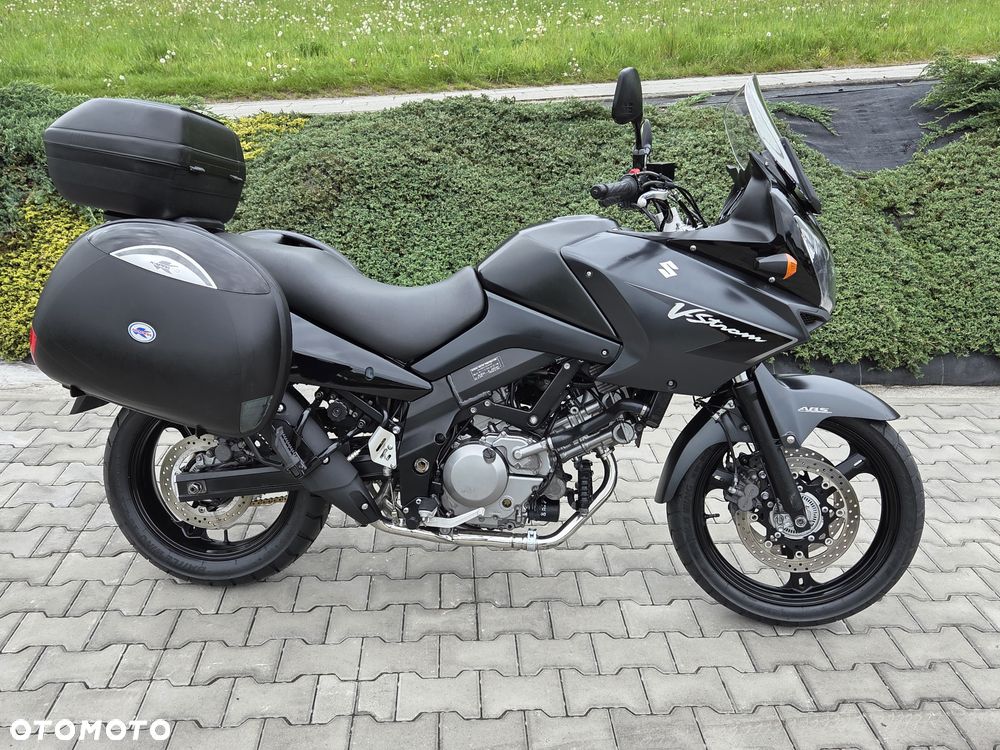 Suzuki V-STROM - 10