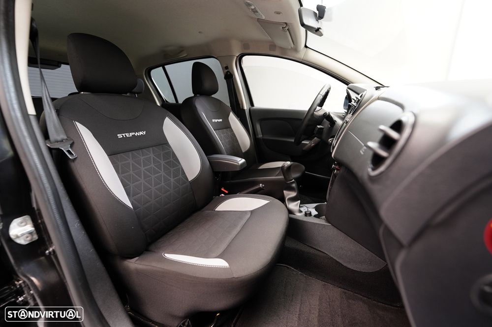 Dacia Sandero 1.5 dCi Stepway - 4