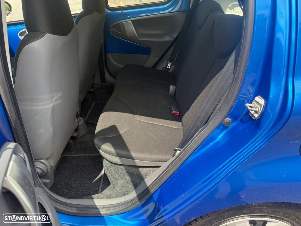 Toyota Aygo 1.0 Plus - 10