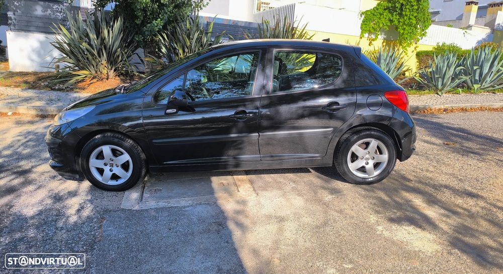Peugeot 207 1.4 16V Trendy - 4