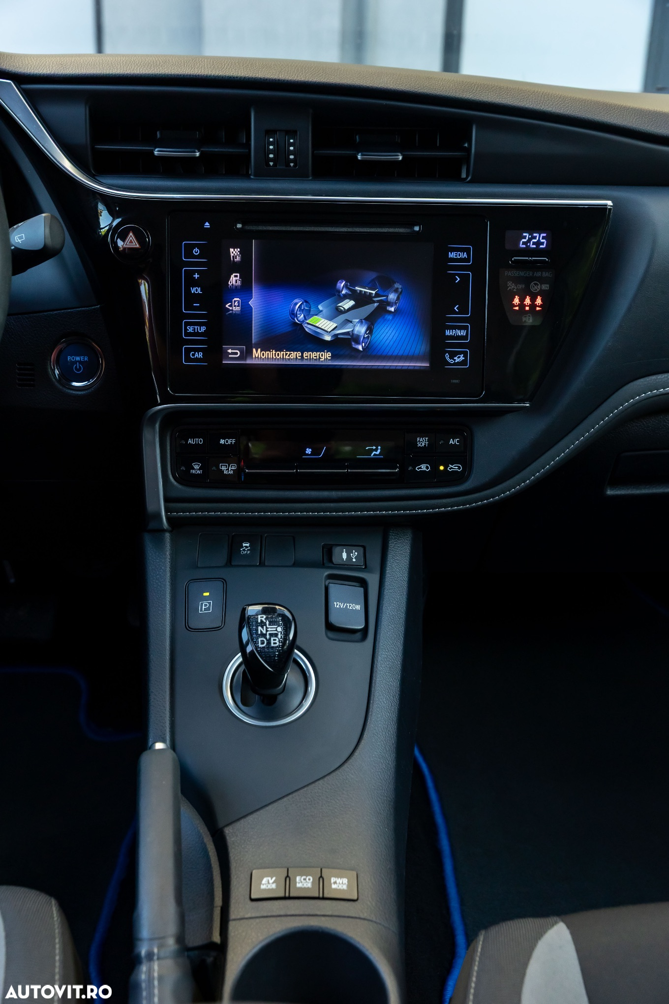 Toyota Auris 1.8 L VVT-i Hybrid Sol - 6